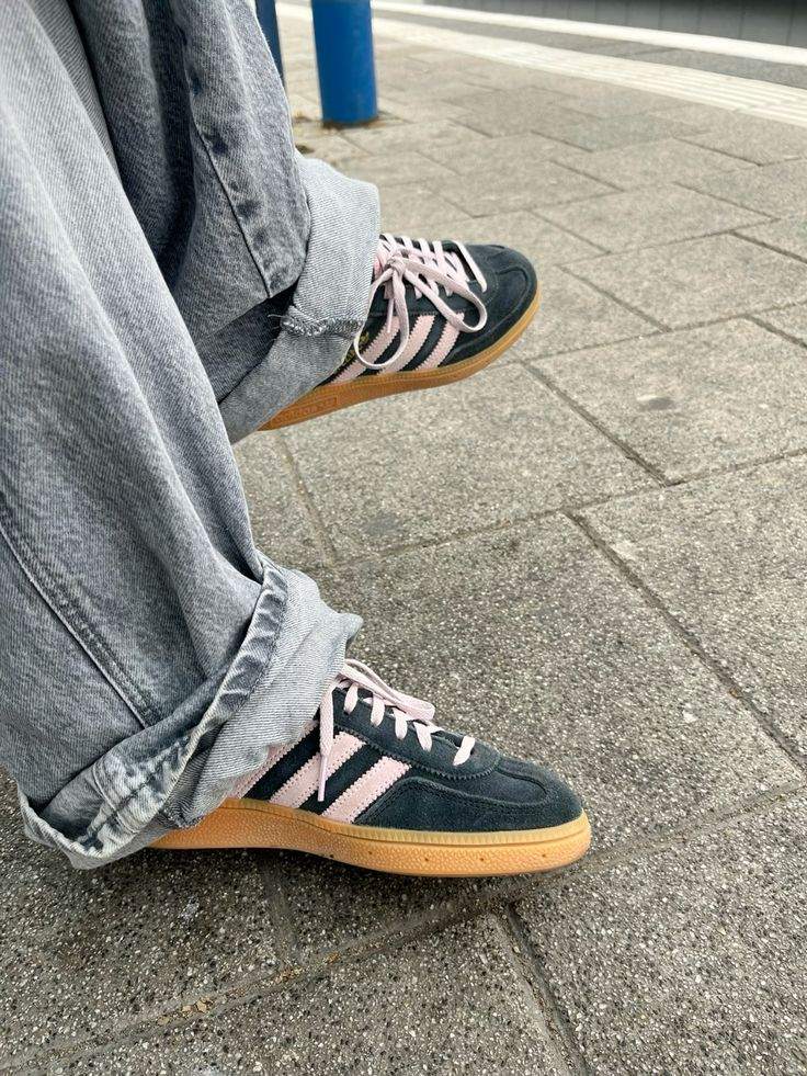 Adidas Handball Spezial Core Black Clear Pink Outfit